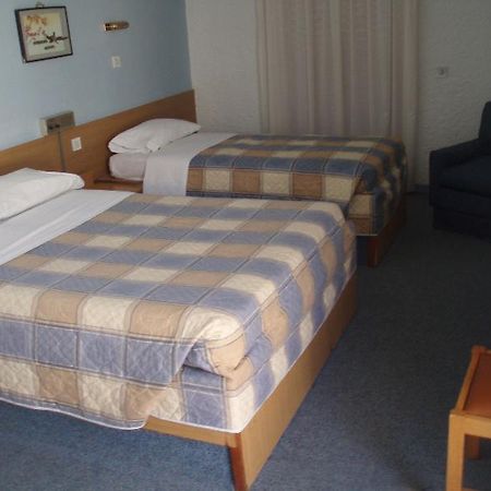 Sparta Inn ภายนอก รูปภาพ